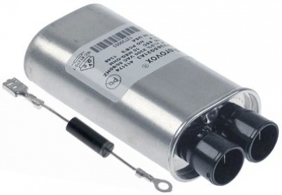 HV kondenzátor 0,65µF 2300V hliník přípojka Faston samec 6,3 mm V 32mm L 112mm W 51mm