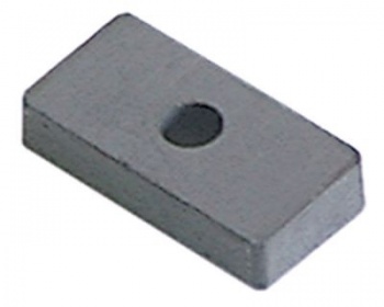 Magnet L 24mm W 12mm ø otvoru 5mm s otvorem